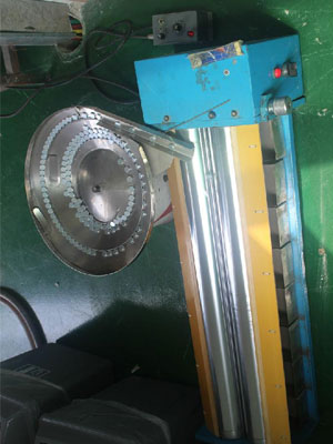 Mold Manufacture Technique of Permanent Magnetic Arc Ferrite